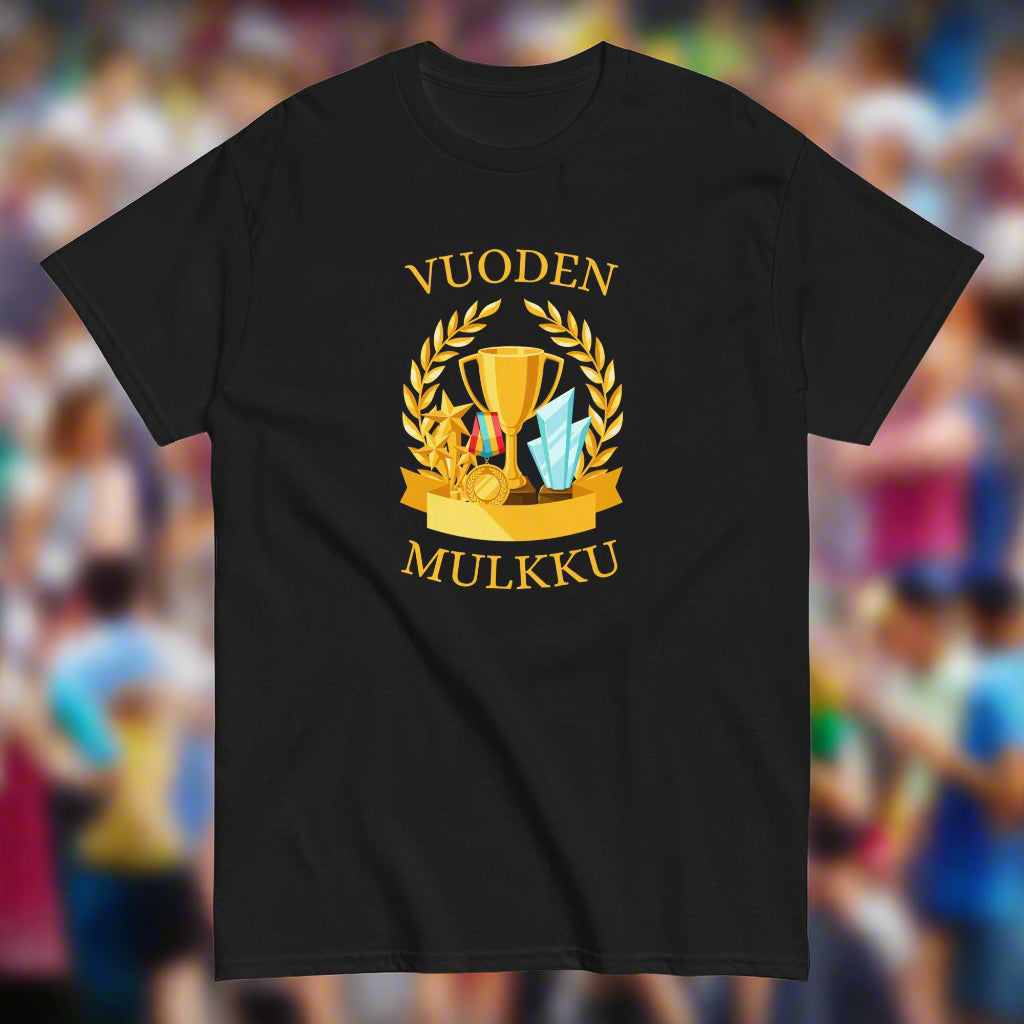 Meemirotta t-paita mustalla taustalla, jossa voiton malja ja kultamitalit