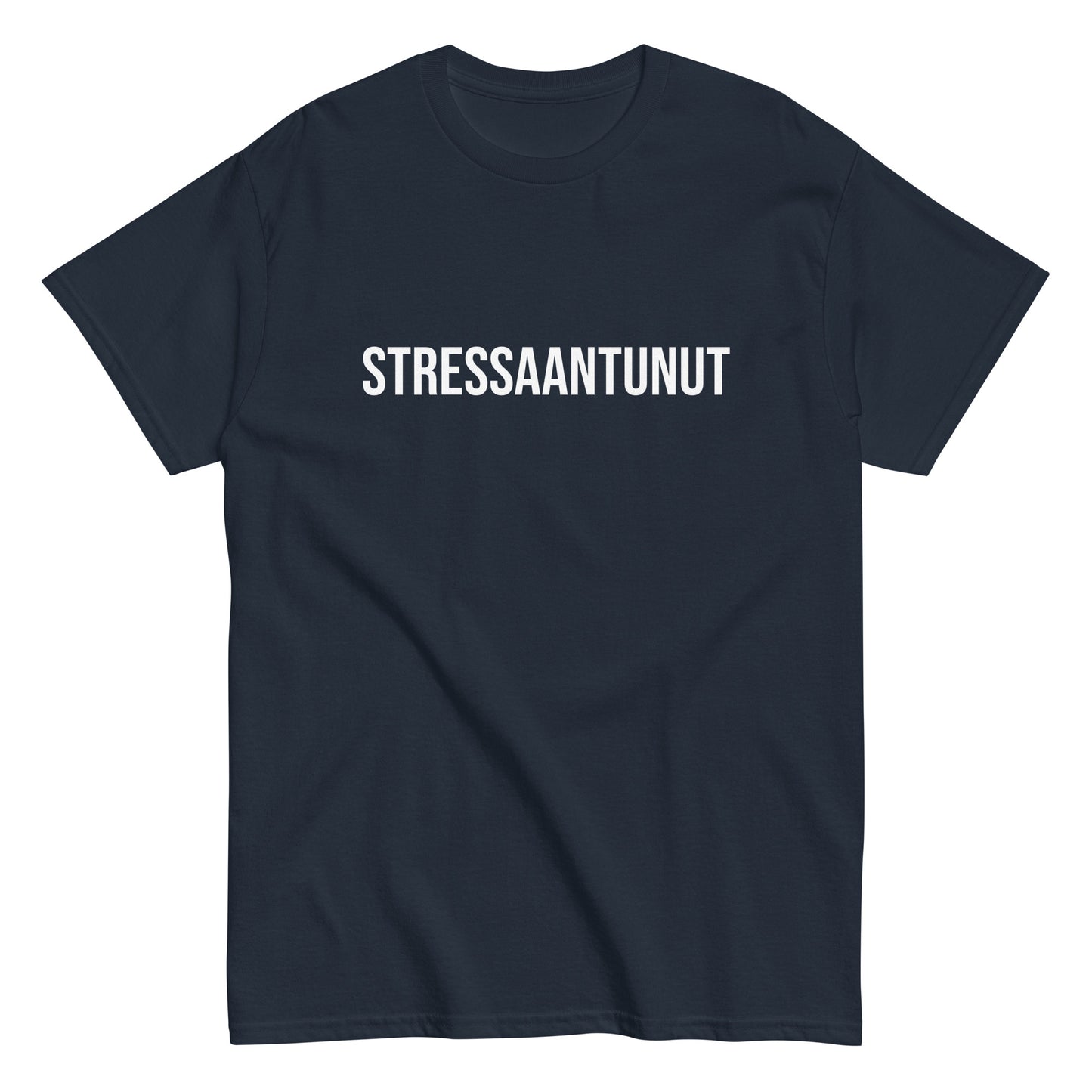 Tässä hauskat payattien joukossa erottuvan Meemirottan "Stressantunut T-Paita" rinnassa on sana "STRESSAANTUNUT" silmiinpistävän valkoisin kirjaimin. Se on ihanteellinen niille, jotka arvostavat meemivaatteita, joissa huumori ja tyyli yhdistyvät saumattomasti.