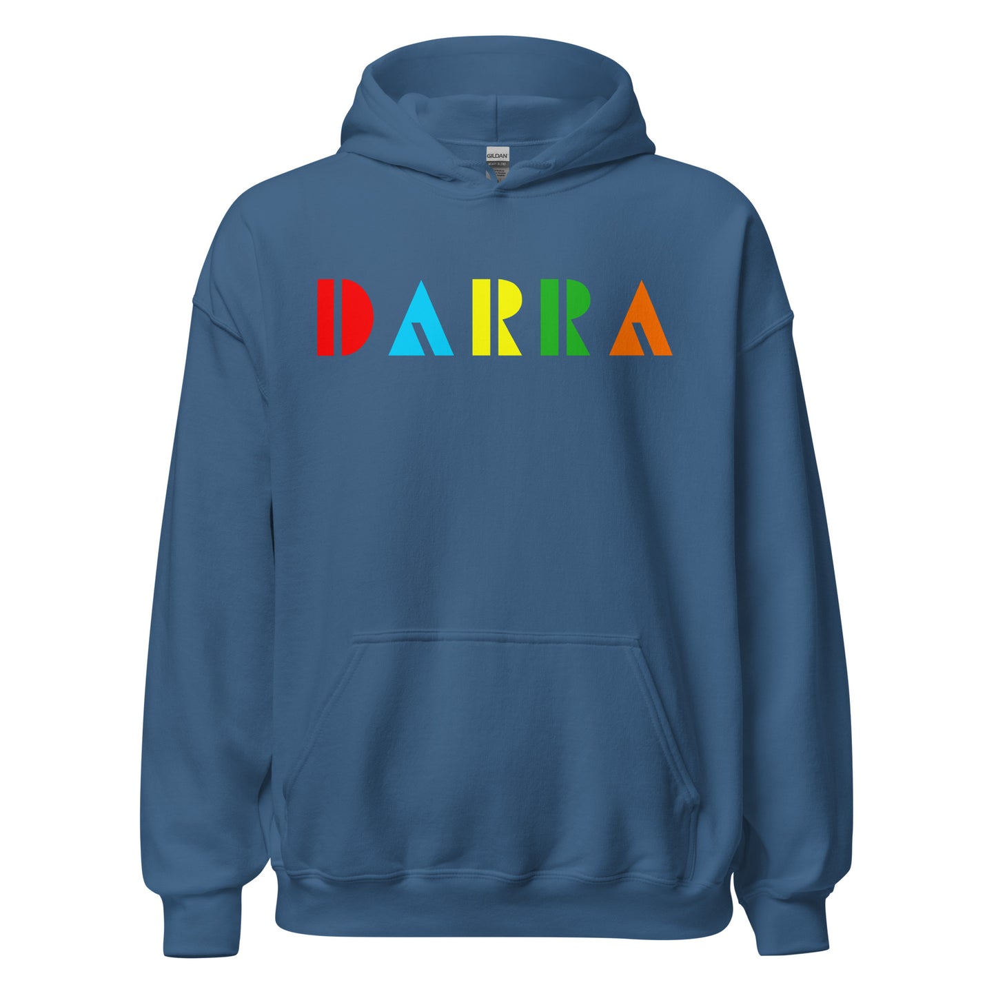 Meemirottan Musta Darra Huppari sisältää sanan "DARRA" suurilla, värikkäillä geometrisilla kirjaimilla edessä, mikä tekee siitä ihanteellisen lahjaidean niille, jotka pitävät hauskasta paidasta.