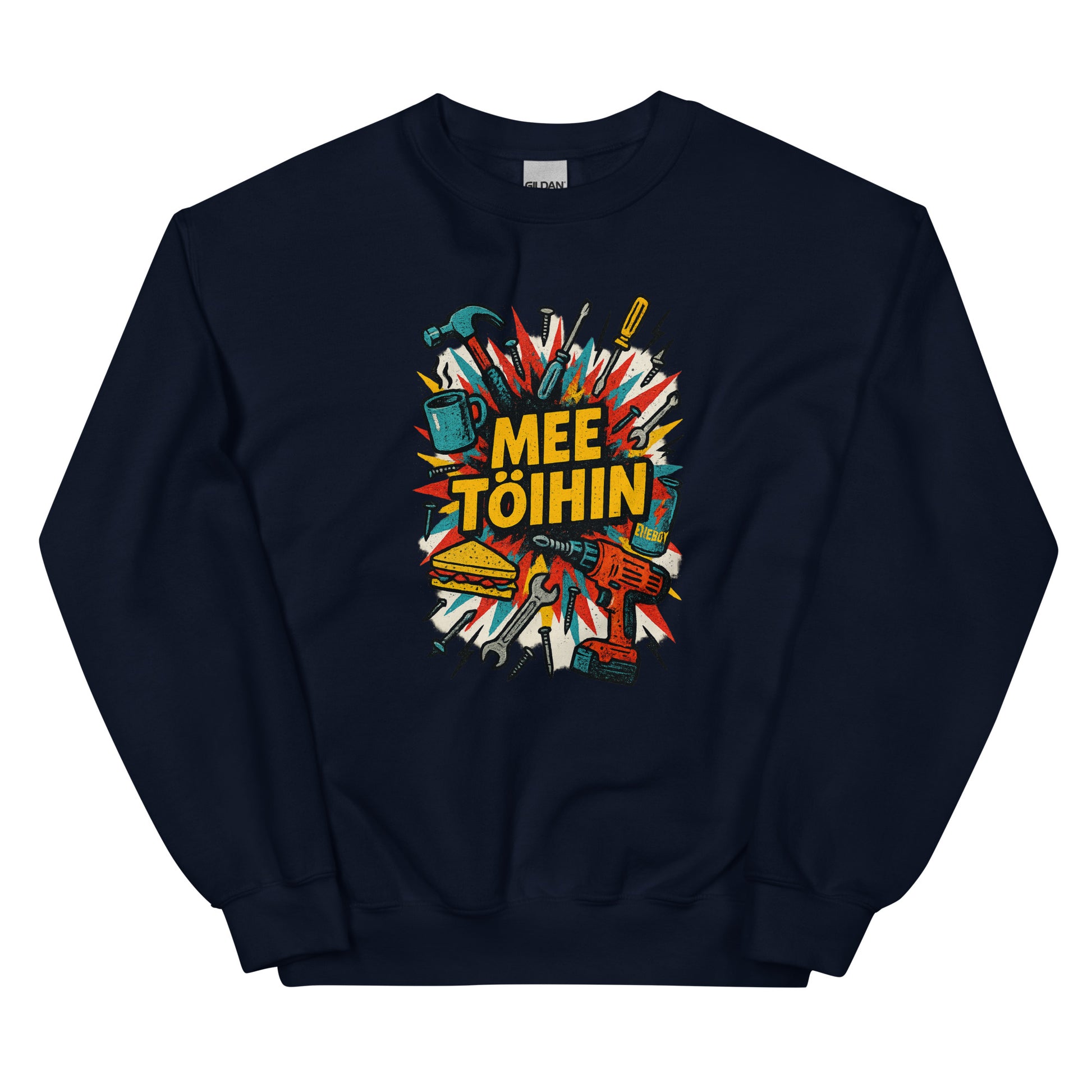 Meemirotta mee töihin collegepaita mustalla pohjalla ja värikkäällä kuviolla