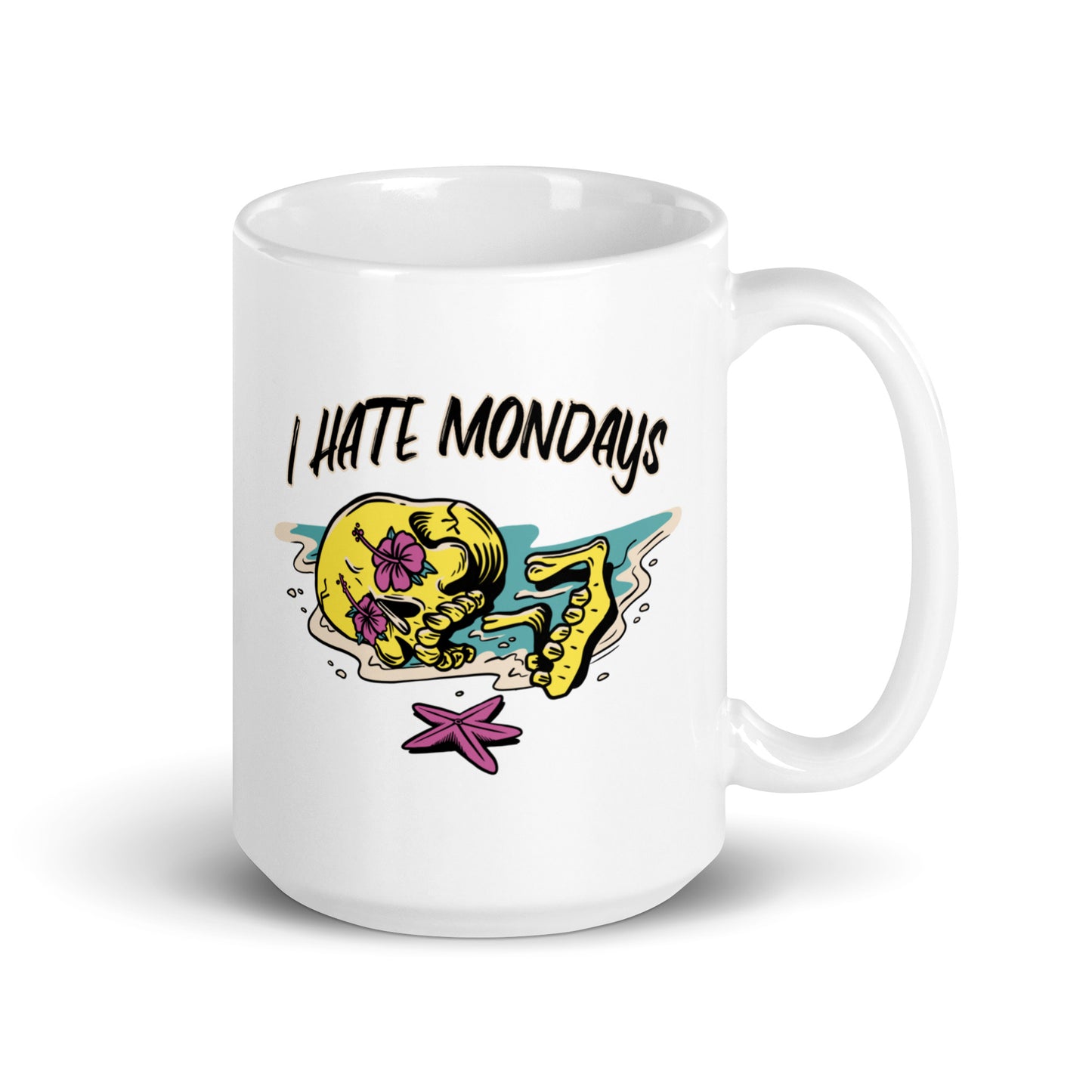 Hauska kahvikuppi, jossa lukee 'I HATE MONDAYS' ja kuvituksena pääkallo ja tähtiä.