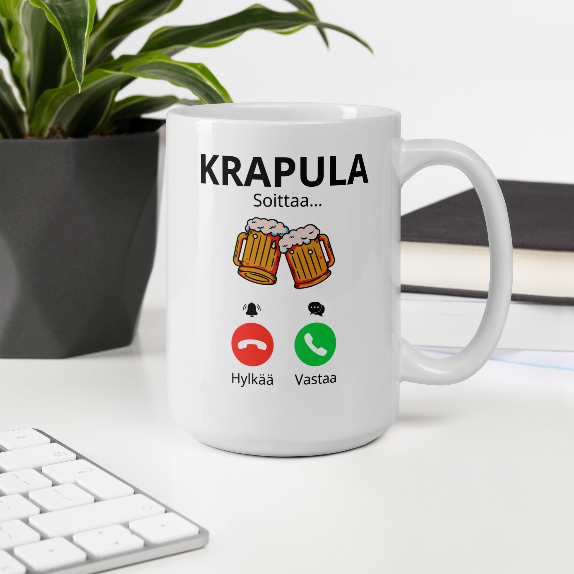 Hauska kahvikuppi työpaikalle, jossa on hauska teksti ja olutlasit