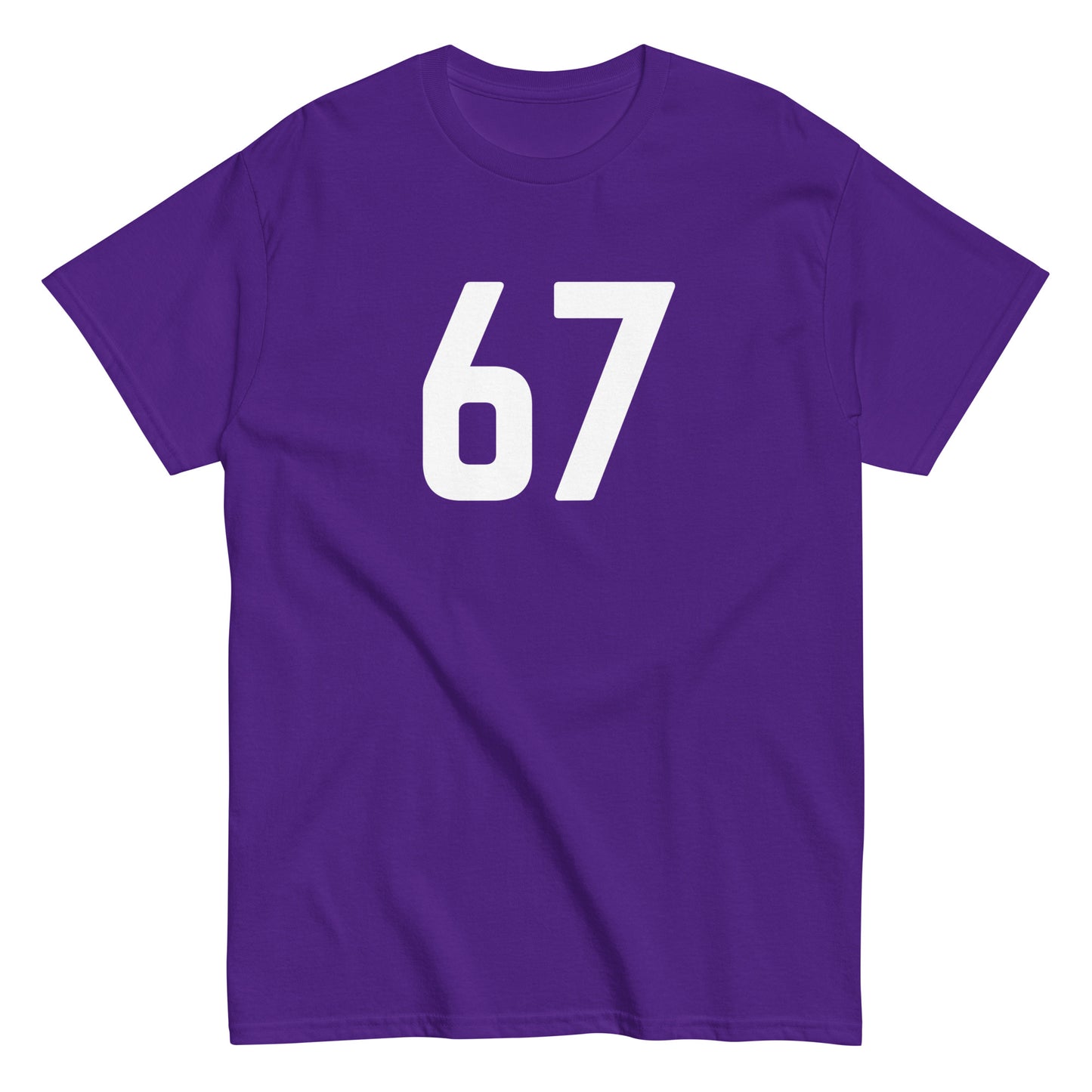 Meemirotta hauska paita purppurassa värissä valkoisella 67 numerolla