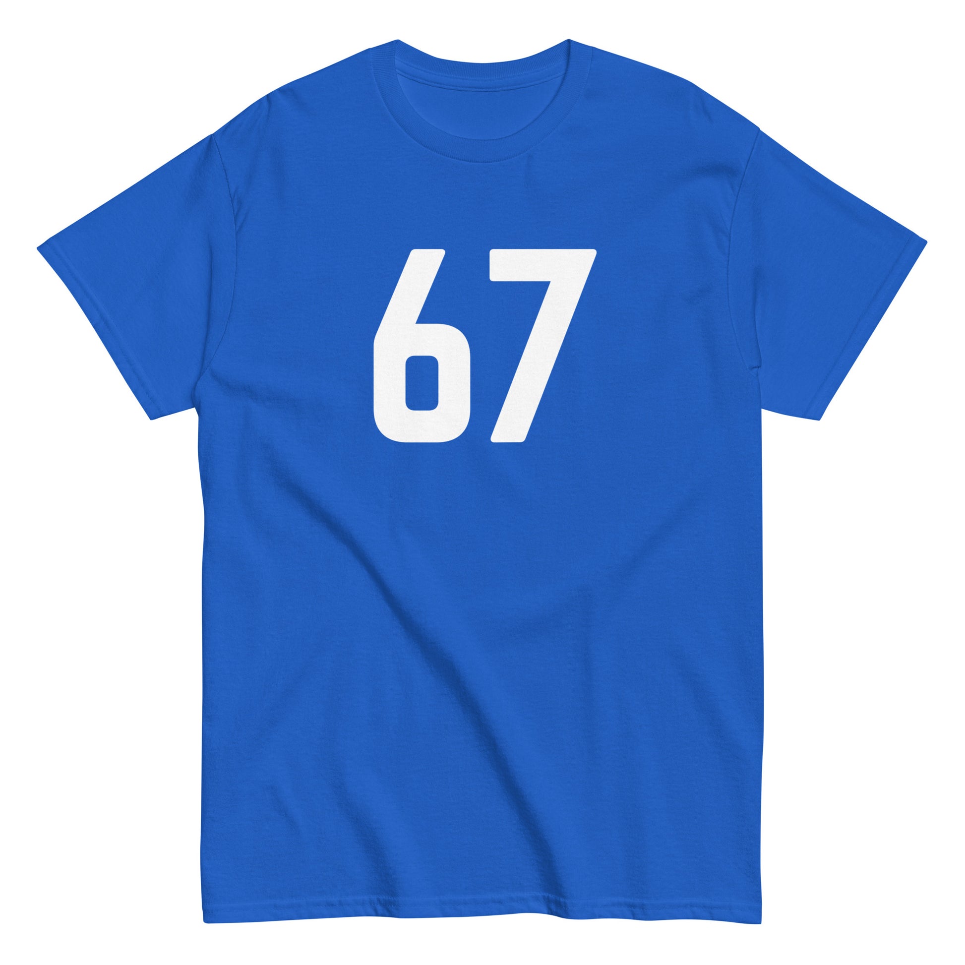 Sininen hauska paita, jossa valkoinen numero 67 edessä, mukava ja tyylikäs valinta.