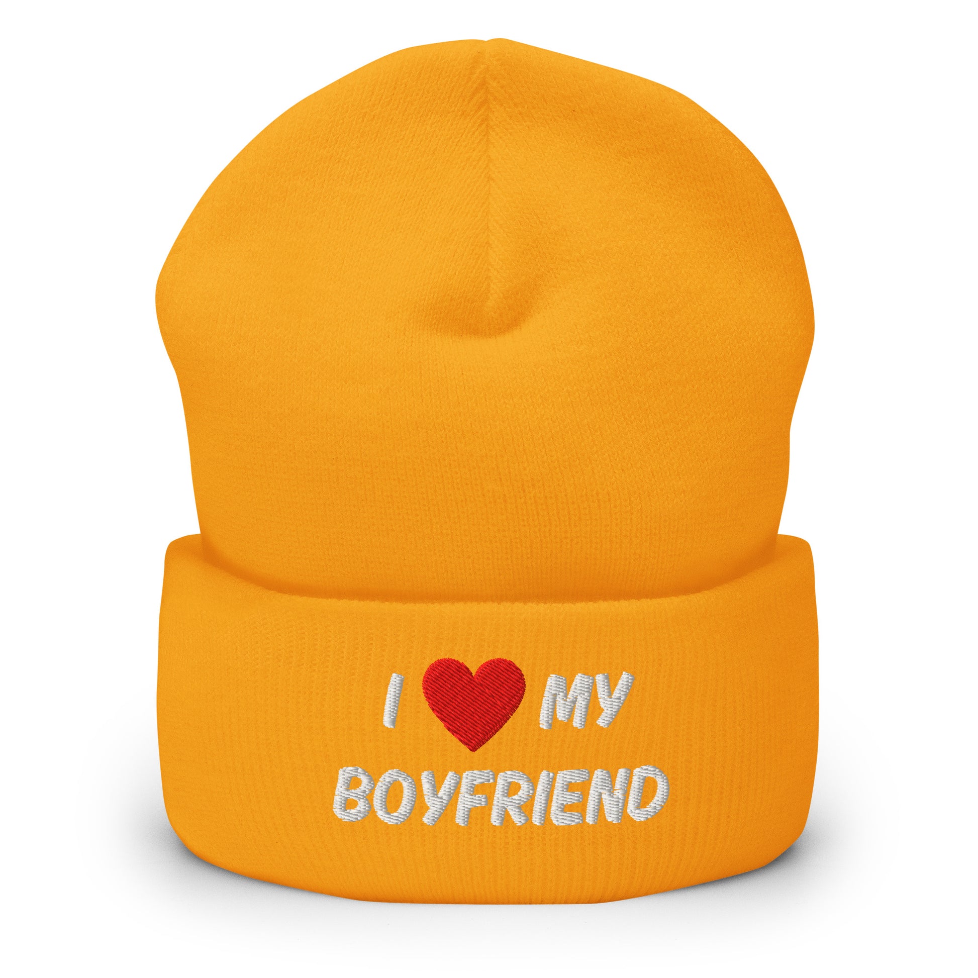 Keltainen pipo I love my boyfriend, jossa punainen sydän ja valkoinen teksti