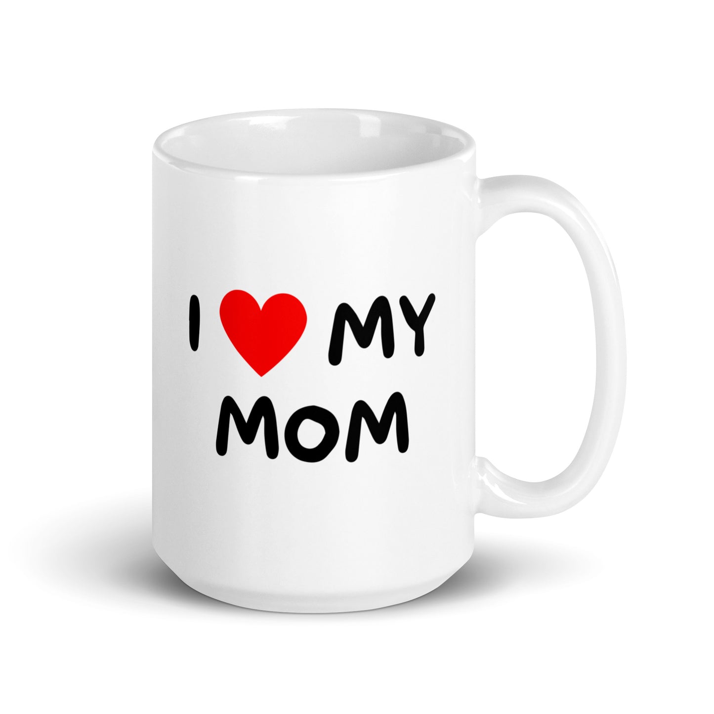 Valkoinen kahvikuppi lahjaksi, jossa teksti I love my mom punaisella sydämellä