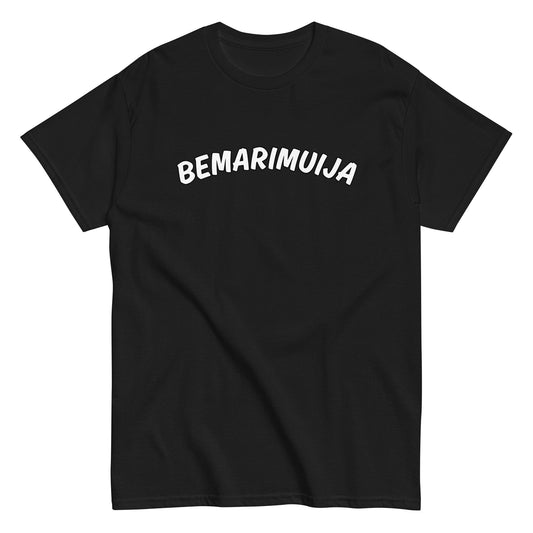 Meemirotan musta bemarimuija t-paita, jossa valkoinen teksti edessä