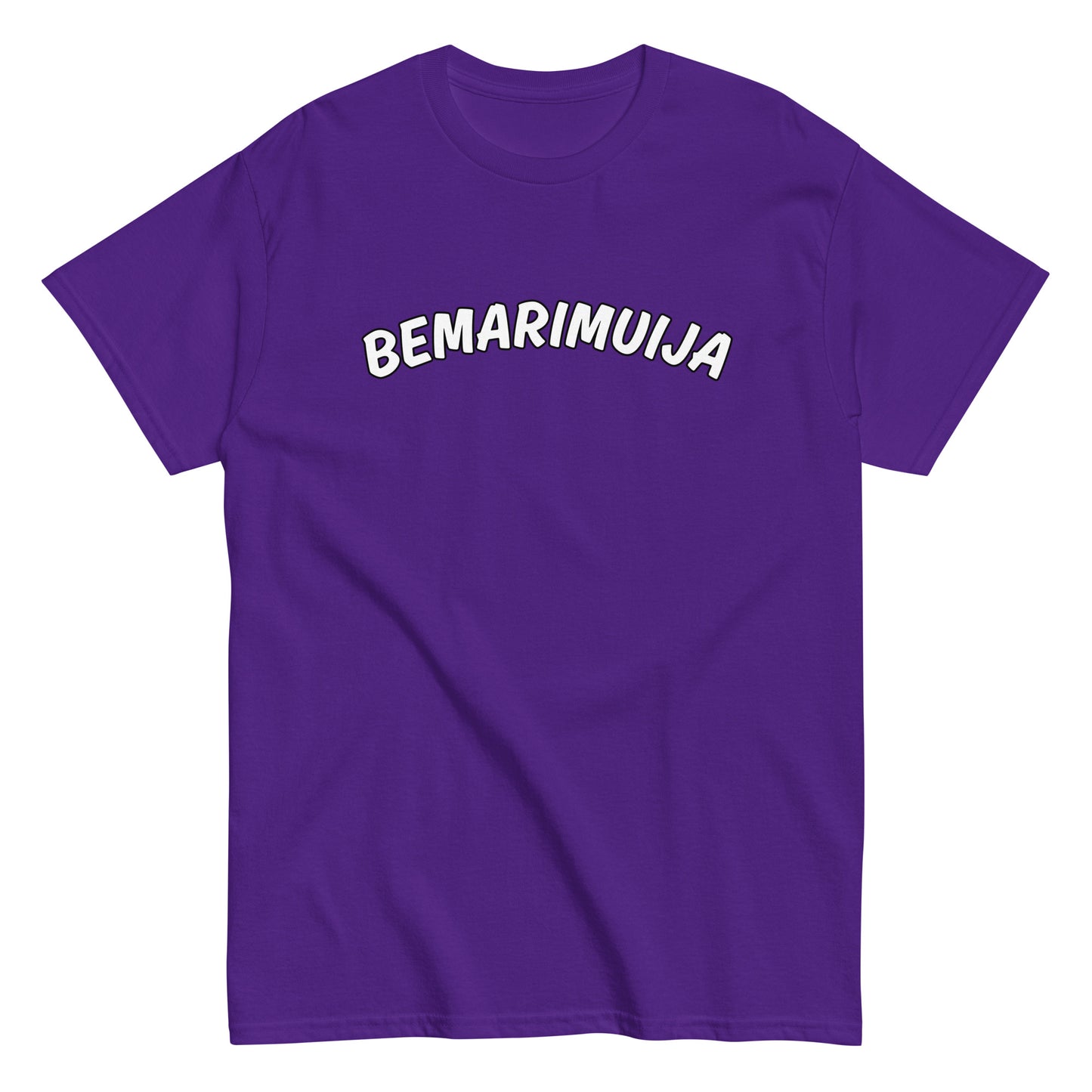Violetti bemarimuija t-paita, jossa valkoinen teksti edessä.