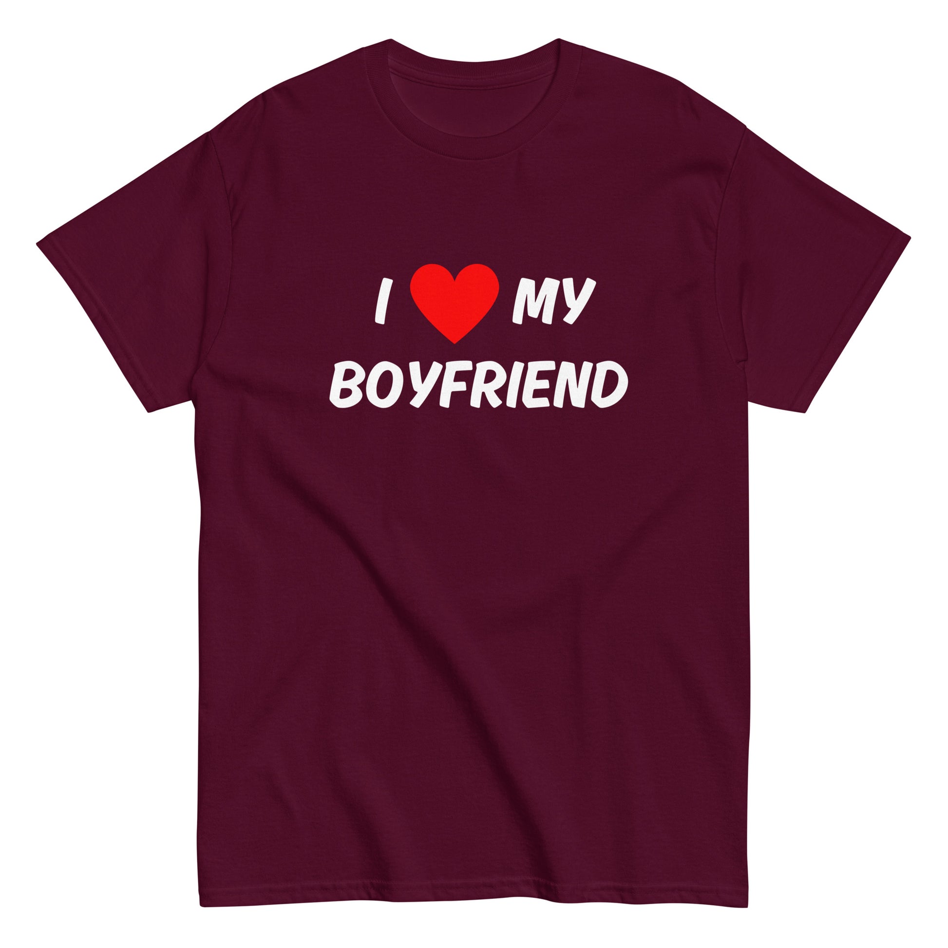 Hauska boyfriend t-paita punaisella ja valkoisella tekstillä, jossa lukee I love my boyfriend