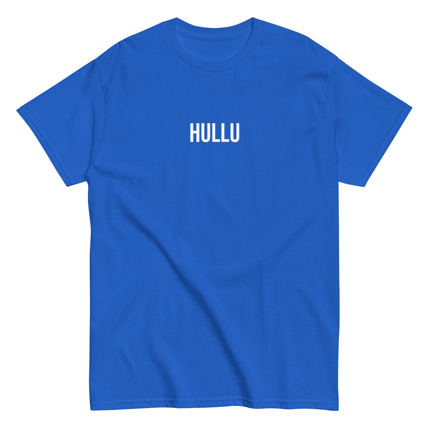 Meemirotta sininen tekstipaita, jossa on valkoinen 'HULLU' printti edessä