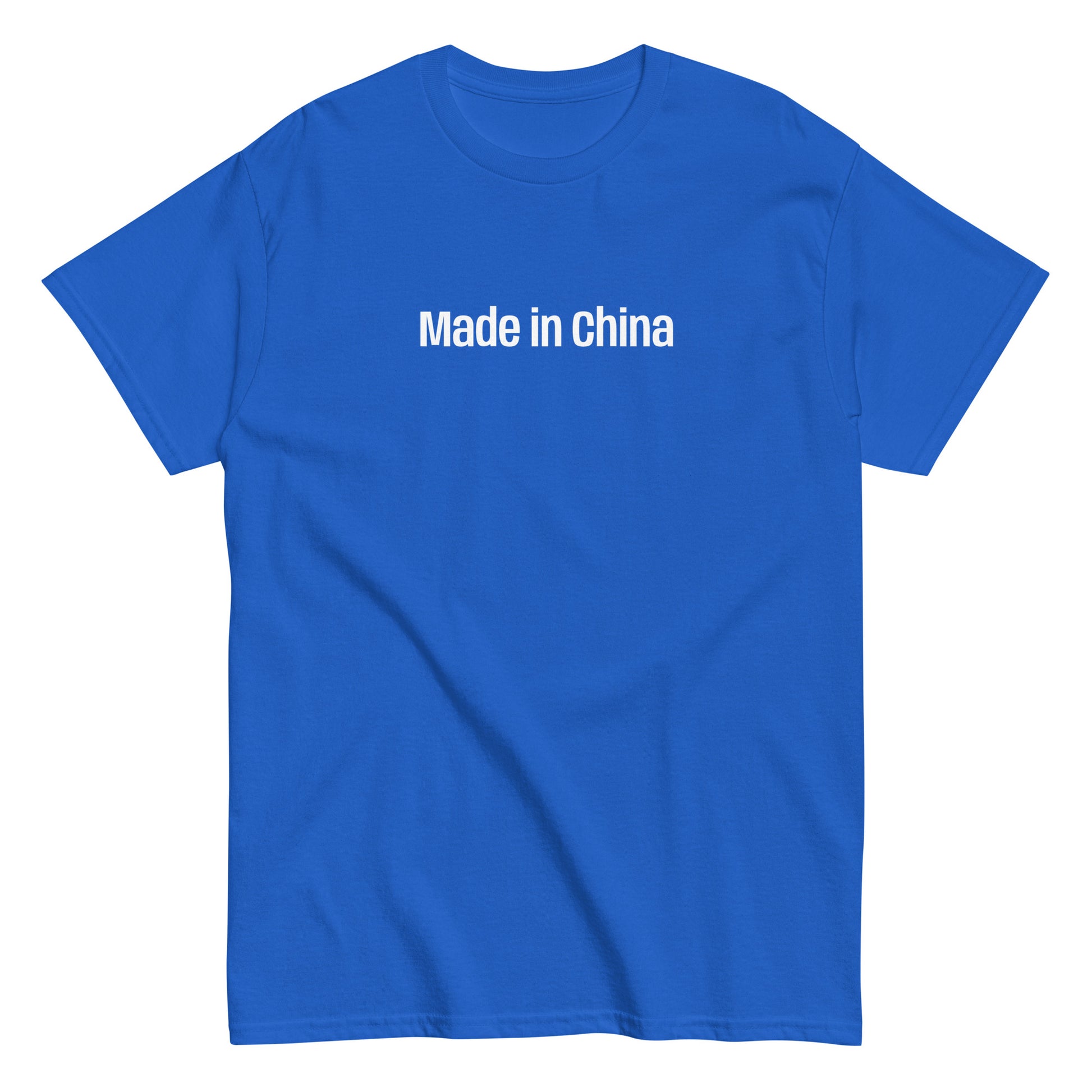 Sininen tekstipaita, jossa lukee Made in China edessä, Meemirotta-brändiltä