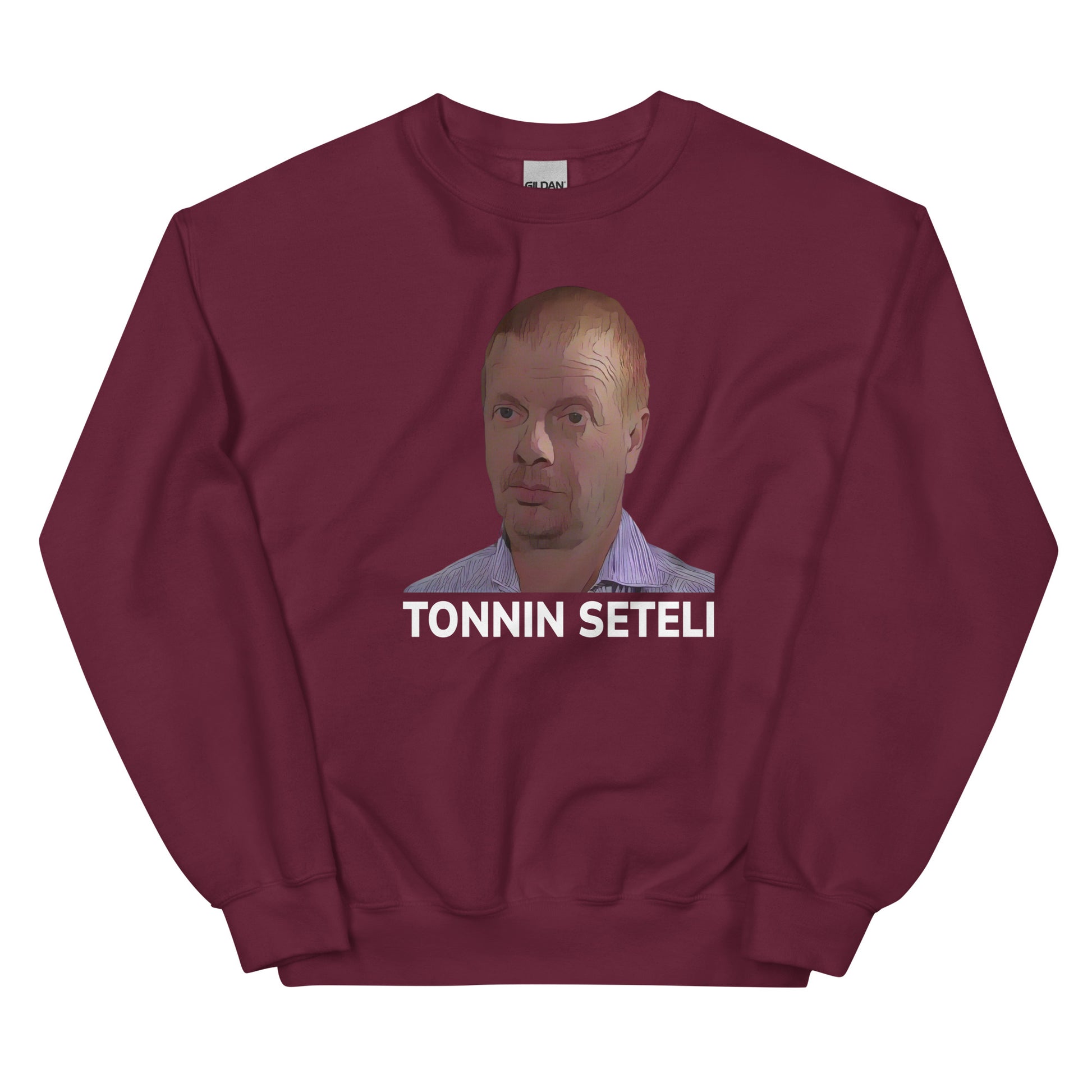 Burgundin värinen tonnin seteli collegepaita, jossa hauska painatus edessä